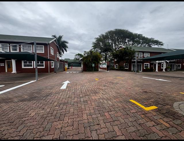 77M² OFFICE TO LET IN MOUNT EDGECOMBE